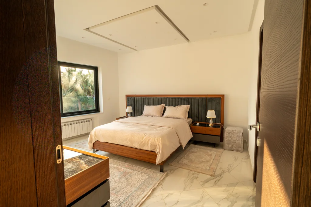 Chambre aux détails bois